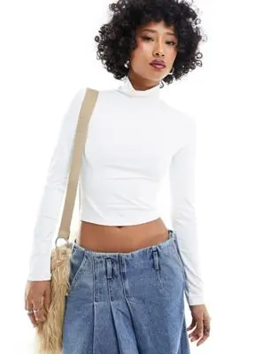 Stradivarius - STR - Top manches longues à col montant - Blanc