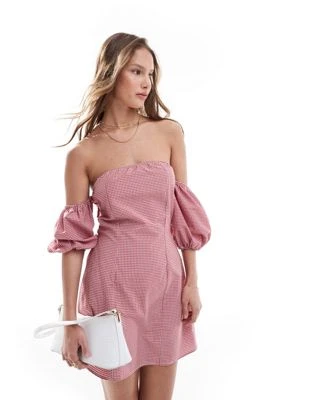 ASOS DESIGN - Robe courte à carreaux vichy avec encolure Bardot et manches bouffantes - Rouge | ASOS
