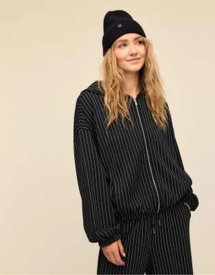 Stradivarius - Sweat rayé doux au toucher - Gris foncé