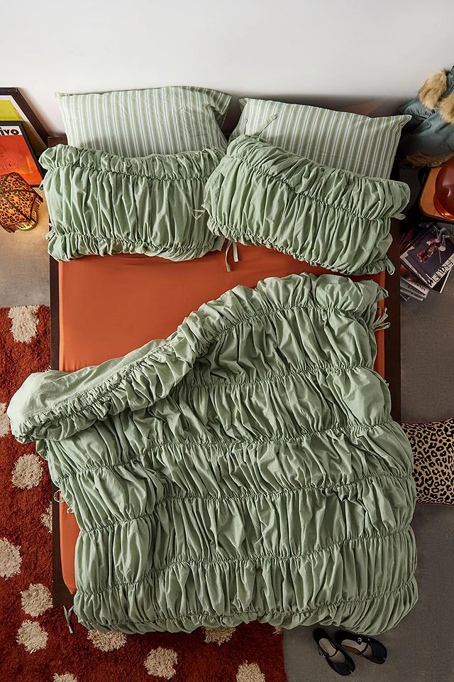 Ensemble de couette froncée