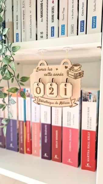 Book tracker, personalized book counter, suspended reading tracker for library books