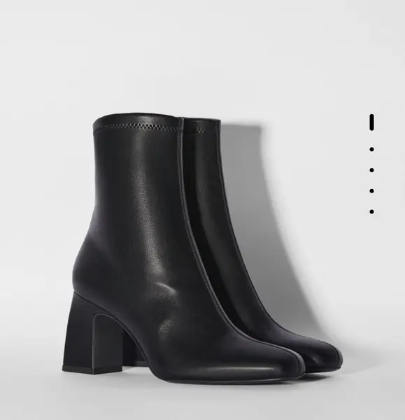  Bottines à talons moulantes 