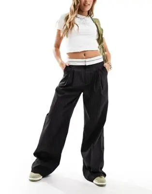 Daisy Street - Pantalon large taille basse à rayures fines - Noir et blanc | ASOS