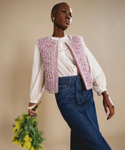 Veste sans manches matelassée à motif fleuri femme