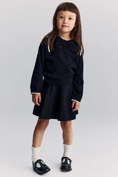 Ensemble 2 pièces avec pull et jupe