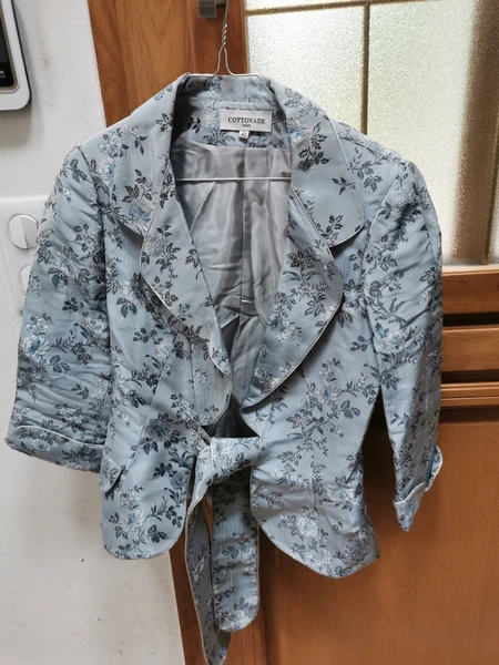 Veste tailleur brodée bleu argenté