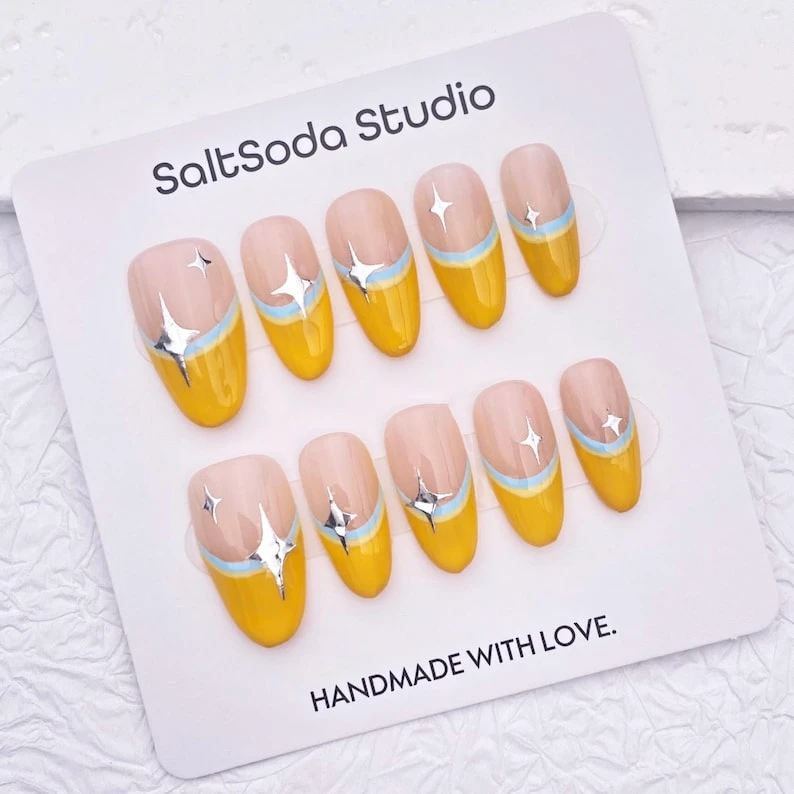 Presse-ongles fait main Silver Star : forme ovale, pointe française bleu jaune