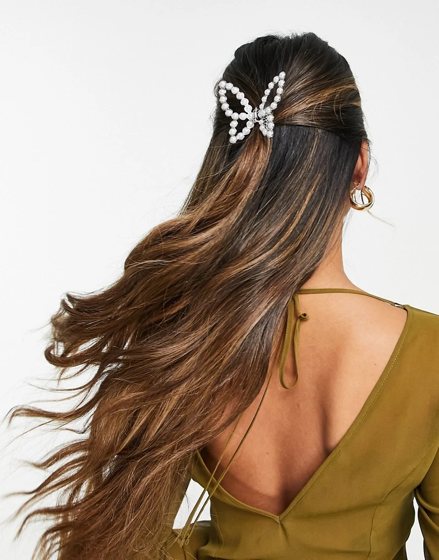 True Decadence - Pince à cheveux papillon ornée de perles fantaisie - Argenté