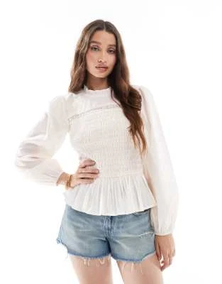 ASOS DESIGN - Top à manches longues avec empiècement froncé et détails en dentelle - Crème