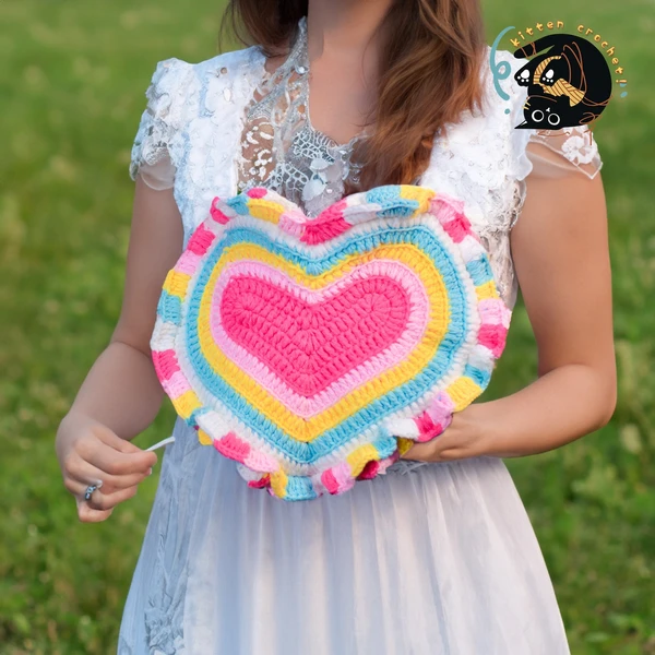 Charming Heart-Shaped Crochet Crossbody Bag - Stylish and Versatile!