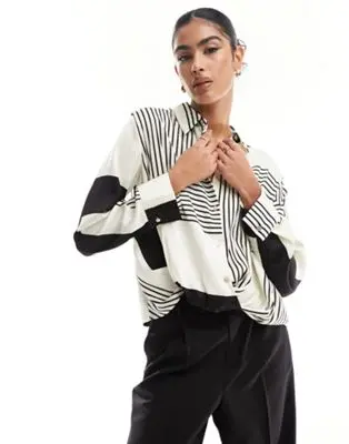 Mango - Top cache-cœur à imprimé linéaire - Blanc | ASOS