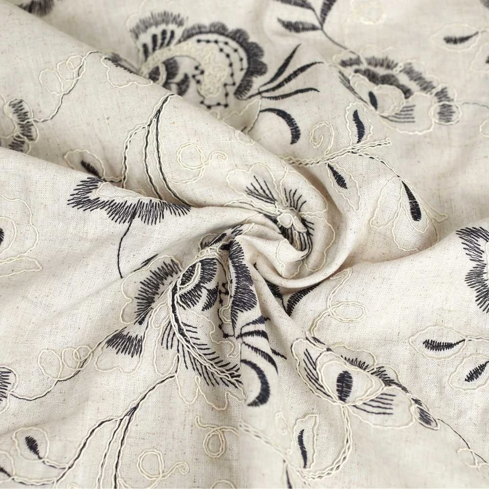 Tissu viscose et lin brodé beige à motif brodé floral bleu | Tissu pour couture d'habits de poids moyen