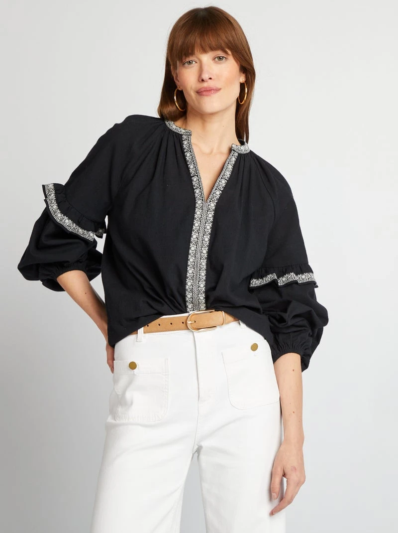 Blouse brodée