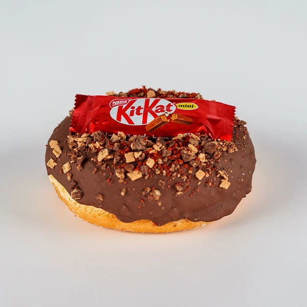 Dona Kit Kat - IOAN Pastelería