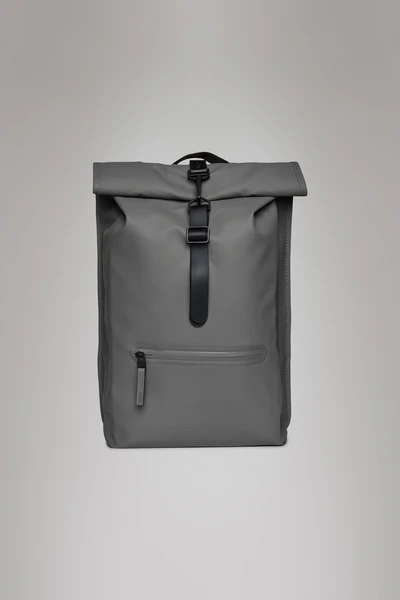 Rains® Rolltop Rucksack en Grey pour 110€ | Livraison Gratuite