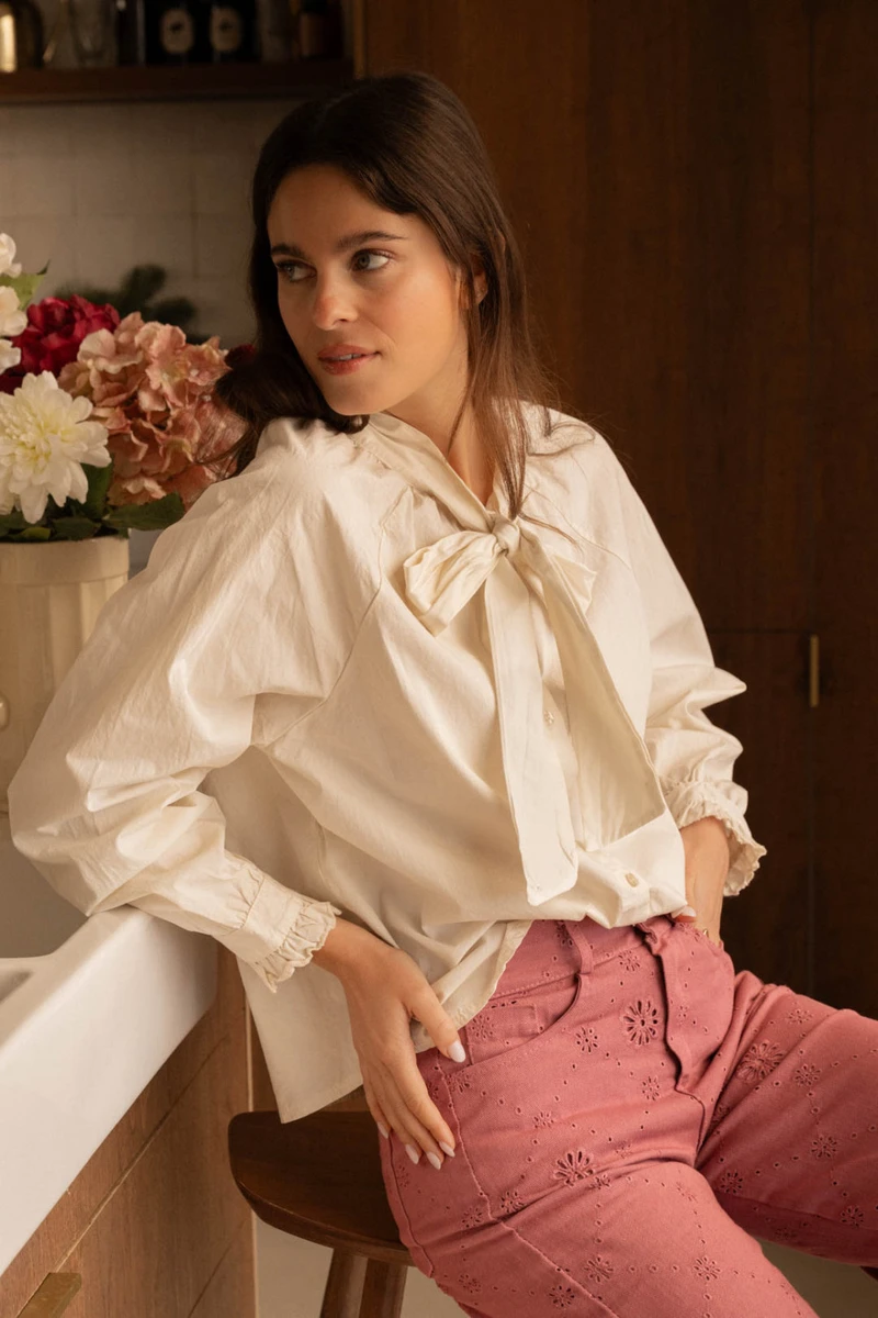 Blouse A Manches Longues Et Col Lavalliere A Nouer - Ecru - Boutique Libertie