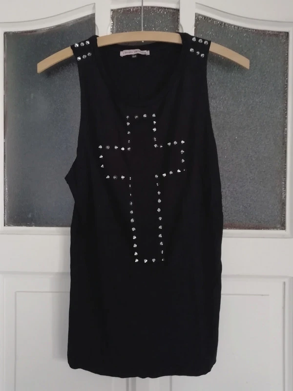 débardeur à clous/croix