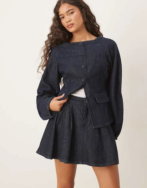 ASOS DESIGN - Mini-jupe en jean d'ensemble plissée - Brut