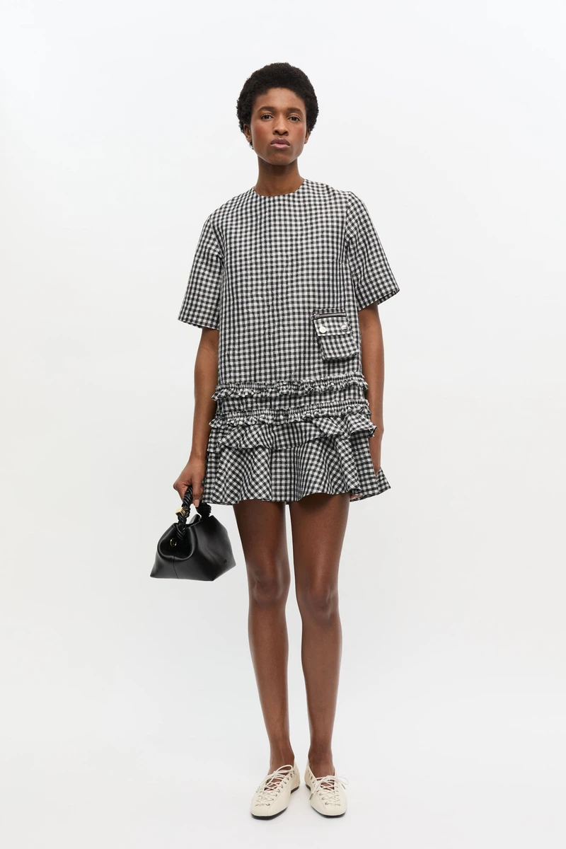 Robe courte froissée à carreaux