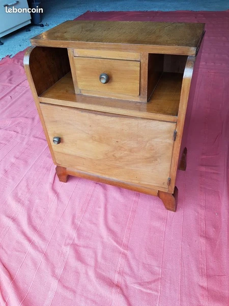 Petit meuble rétro