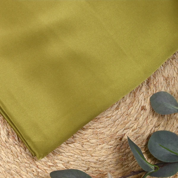 Satin de soie 100% vert tilleul