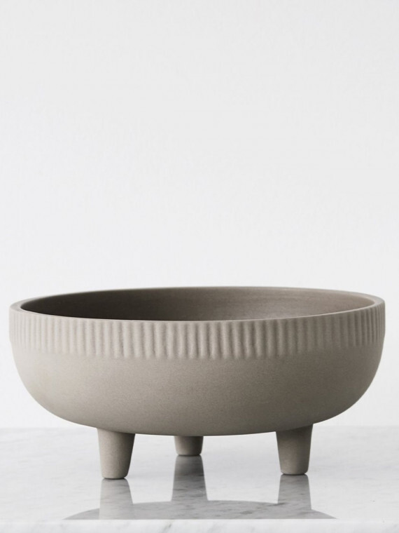 Cache-pot Nils en terre cuite taille M - Kristina Dam | MBS Design