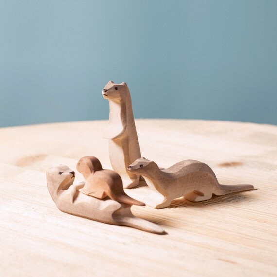 Wooden Otter Family | Wooden figure animal "Otter" "Otter curious" "Otter sleeping" "Baby Otter" | Wooden toy for Waldorf and Montessori