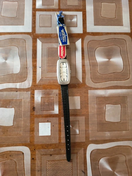 Orologio vintage donna.  Carica manuale