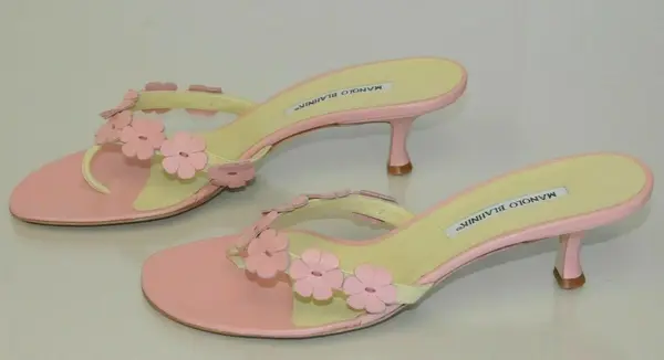 $845 New Manolo Blahnik PETTA Thong FLOWERS Pink Kitten Mules Sandals Shoes 40.5