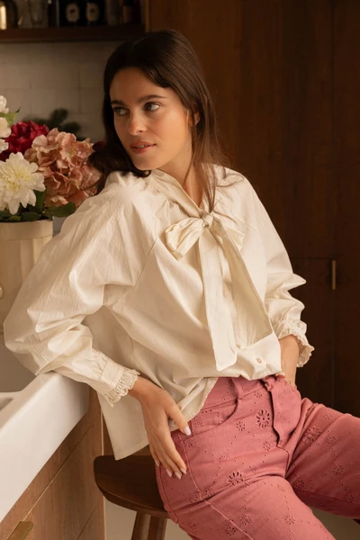 Blouse A Manches Longues Et Col Lavalliere A Nouer - Ecru - Boutique Libertie