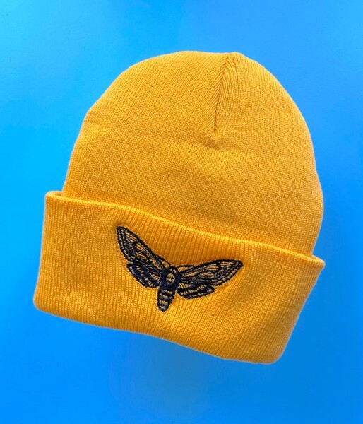 FUZZY BUG THING - Spooky Doodle Club Bonnet de papillon brodé