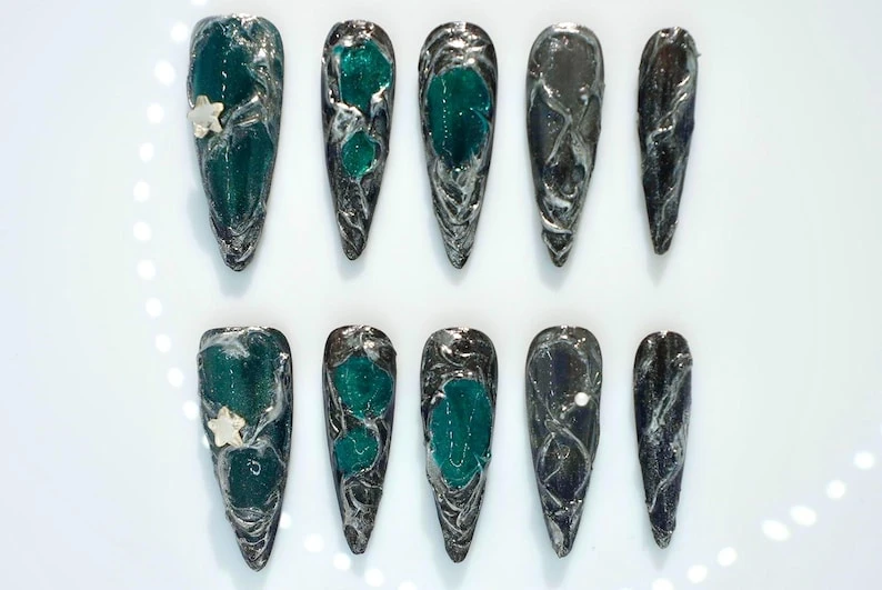 Ongles pressés vert obsidienne noire | Texture de lave en marbre argenté 3D | Ensemble d'ongles de luxe foncés personnalisés faits main | Modèle