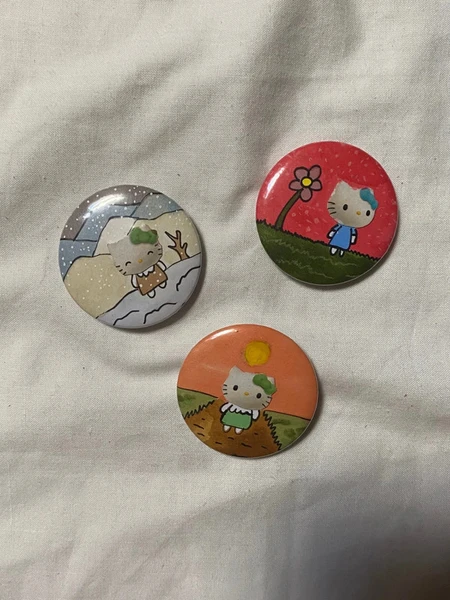 Badge hello kitty