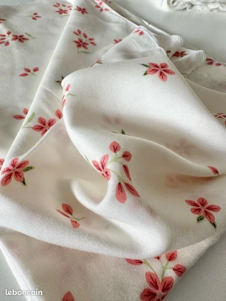 Coupon de tissu viscose fleurie - Stragier