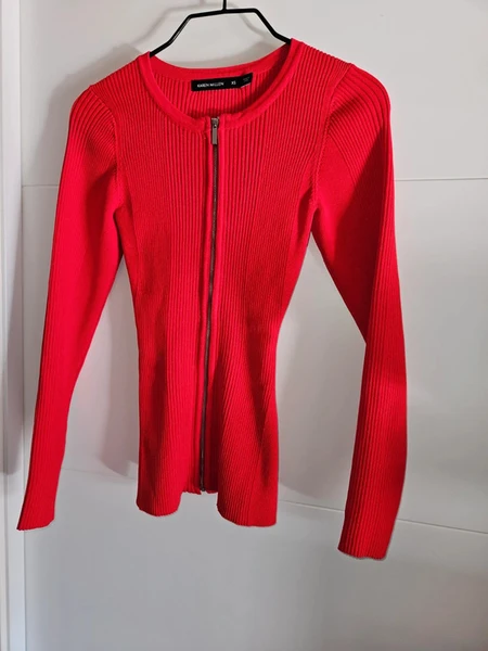 Camiseta con cremallera