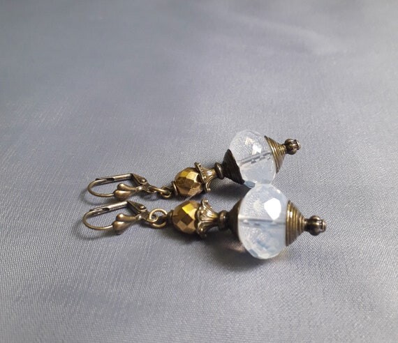 Les Ephémères - Small opal and gold plated glass earrings with brass