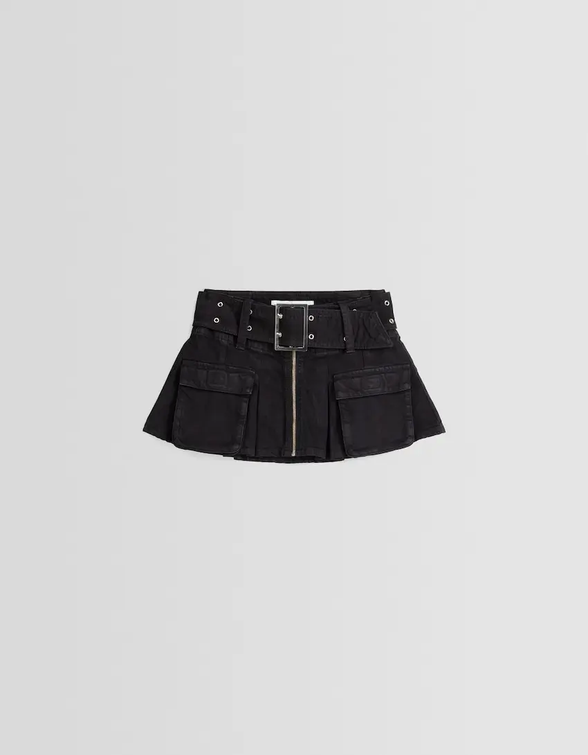 Minijupe plissée avec ceinture