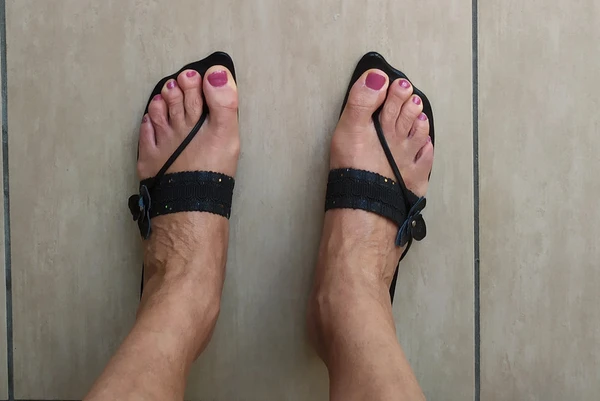 Tongs, noir