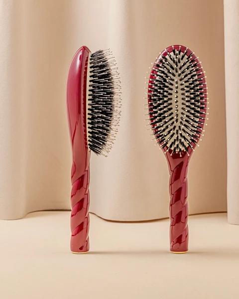 N.03 La Brosse Cuir Chevelu Sensible l'Indispensable Douceur Rouge Cerise