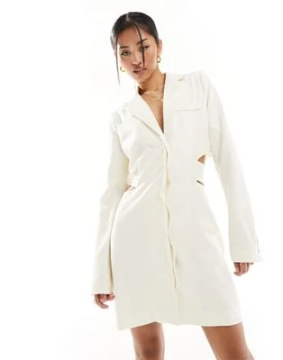 Pretty Lavish - Robe blazer courte à découpe - Crème | ASOS