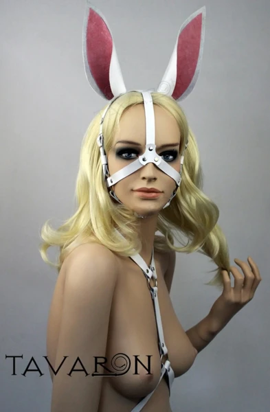 Coiffe et ceinture lapine
