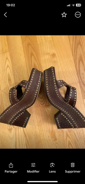 Chaussure cuir cloutée ASH T39