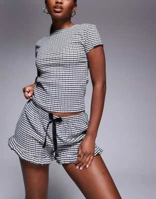 River Island - Ensemble vichy avec t-shirt crop top et short - Crème