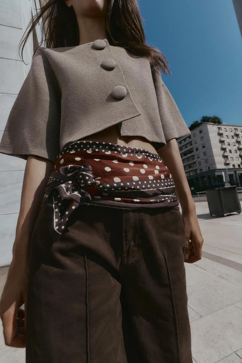 GILET EN MAILLE BOUTONS REVÊTUS