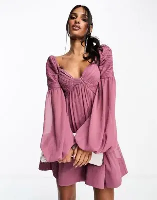 ASOS DESIGN - Robe babydoll courte à fronces et manches longues - Violet  | ASOS