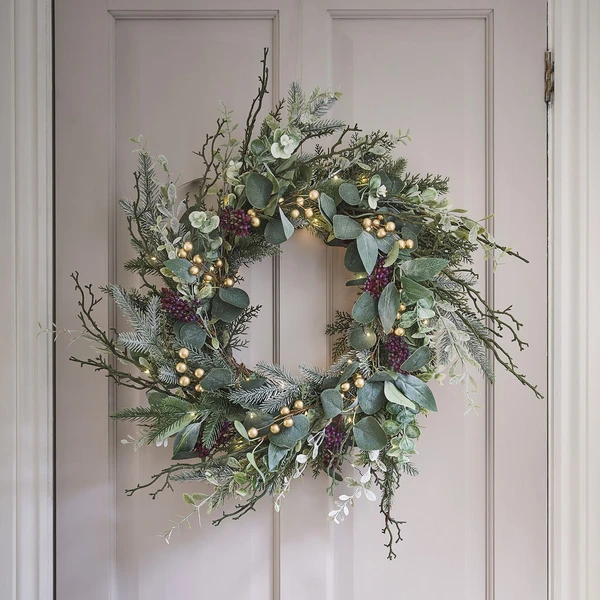 Couronne de Noël Pré-illuminée en Eucalyptus, Pin et Baies Dorées