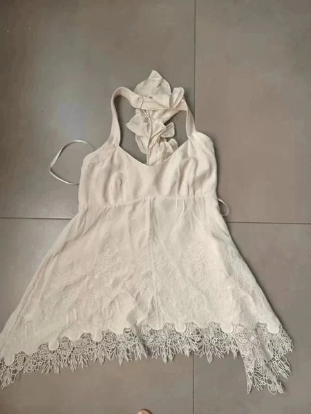 Top de seda beige Karen Millen