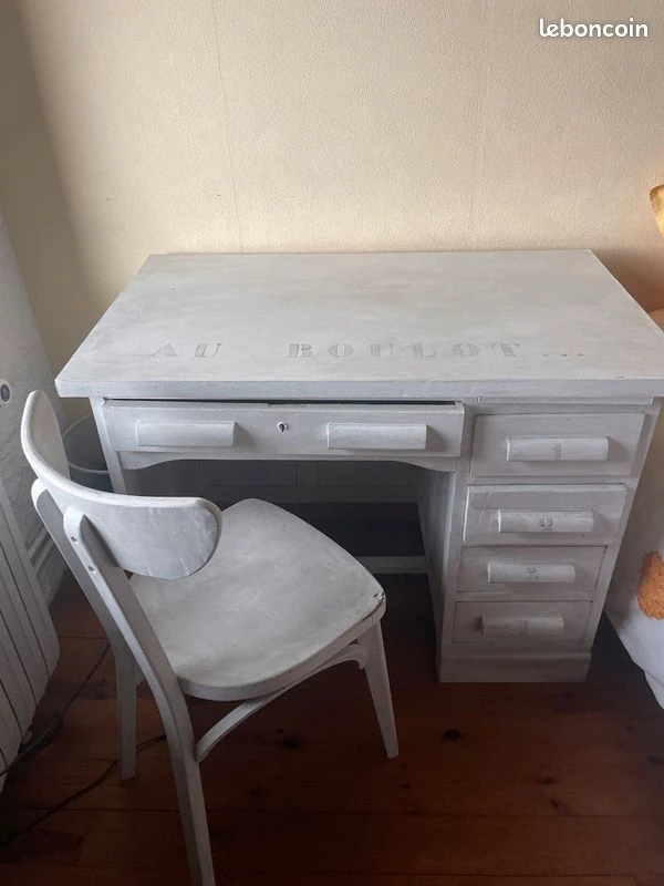 Bureau et chaise