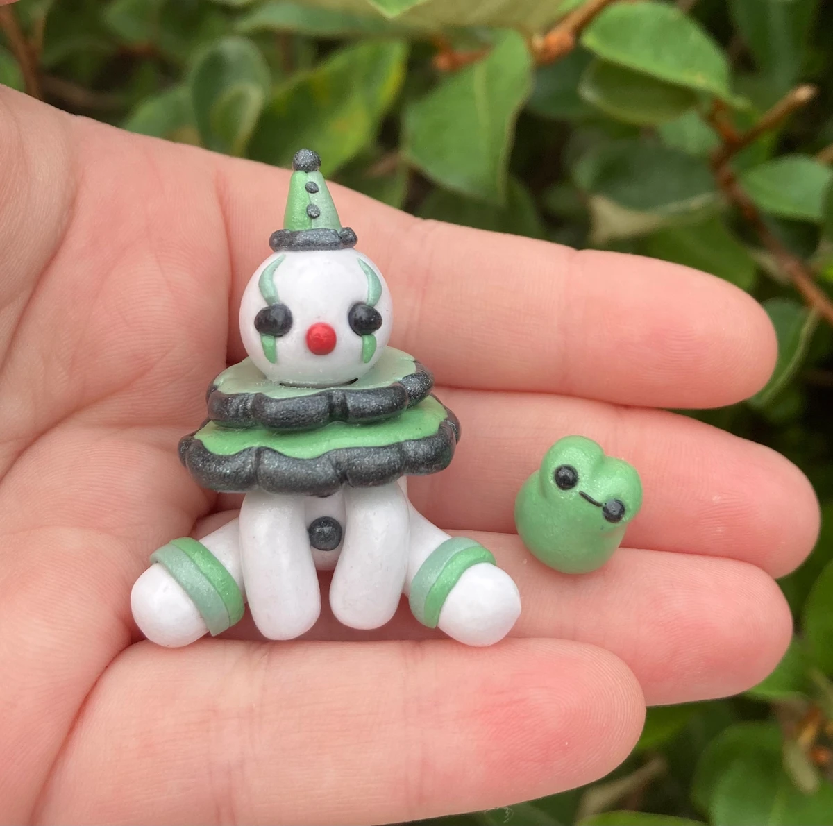 Compagnon de bureau fait main avec figurine de clown