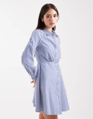 New Look - Robe chemise courte patineuse à rayures - Bleu